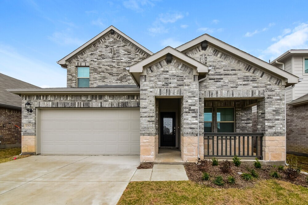 Foto principal - 1212 Green Timber Dr