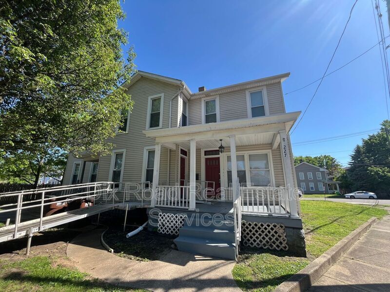 Primary Photo - 227 S Broad St