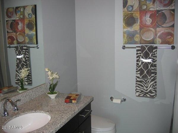 Foto principal - 354 S Farmer Ave