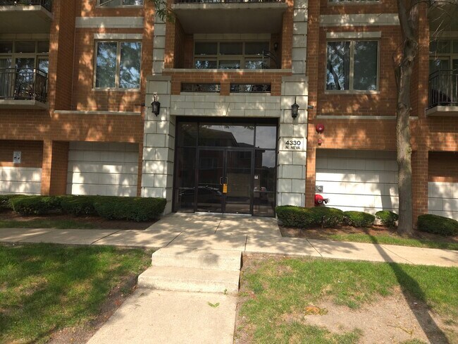 Foto del edificio - 4330 N Neva Ave