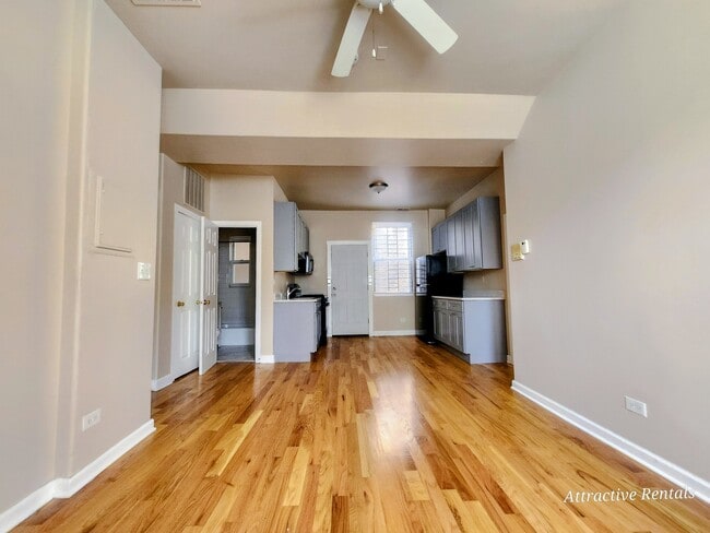 Foto del edificio - 1022 W 64th St