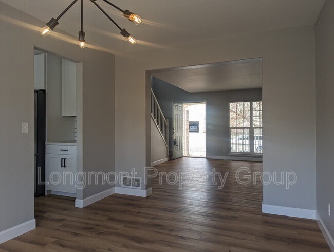 Photo - 3558 Larkspur Dr House