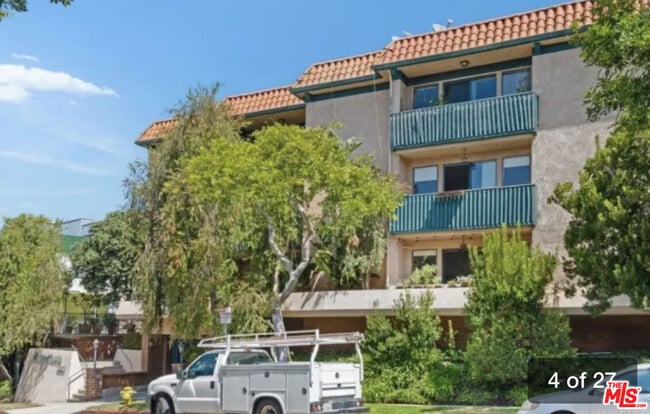Foto del edificio - 5651 Windsor Way