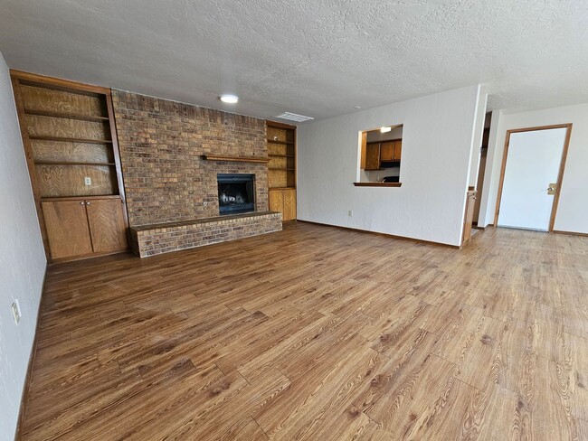 Building Photo - (3) Bed/(2) Bath West Norman Duplex! Available NOW!