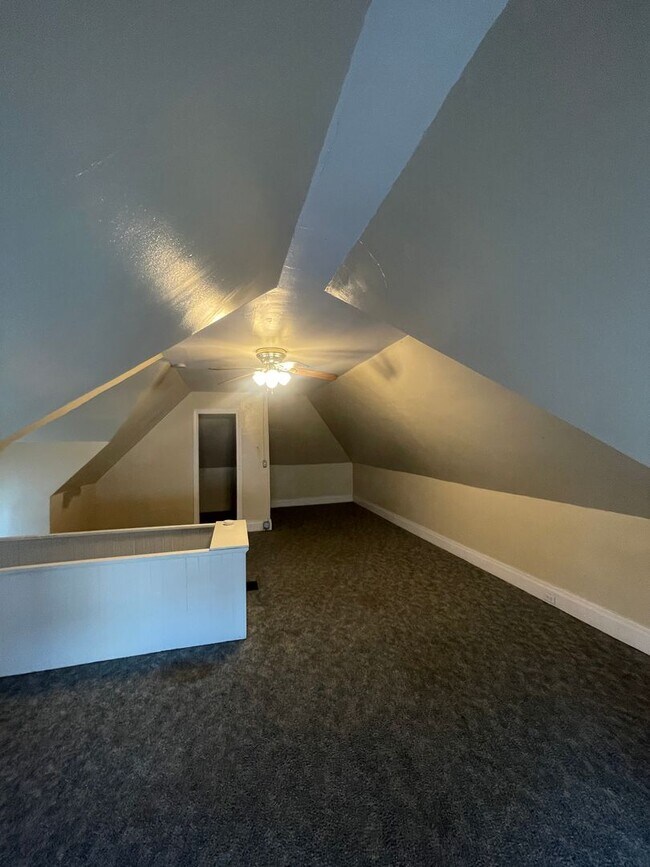 Building Photo - Methyl Duplex