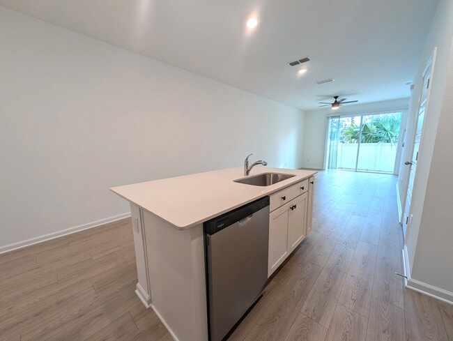 Building Photo - 5916 Ortega Lake Dr