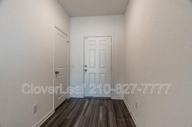 Building Photo - 7415 Corral Smt