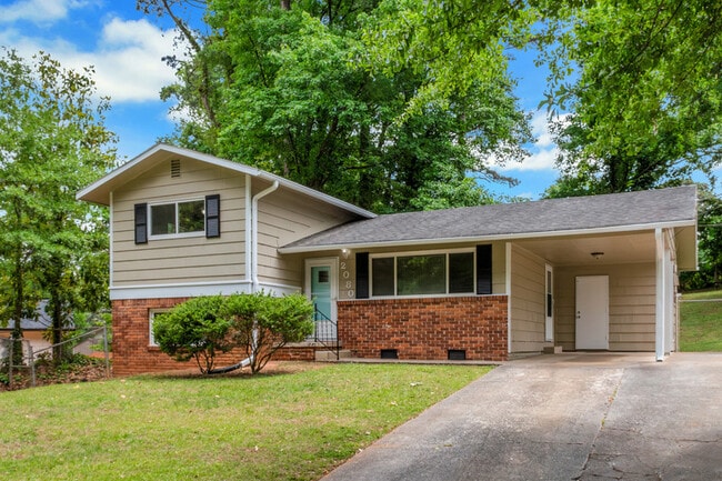 Photo - 2080 Dundee Dr SE House