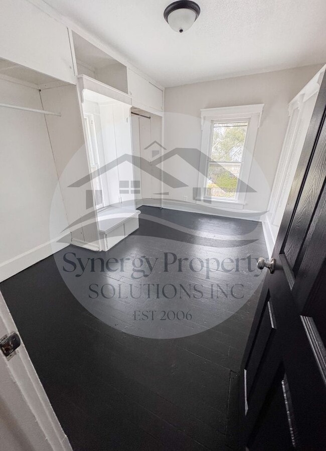 Building Photo - House with Garage