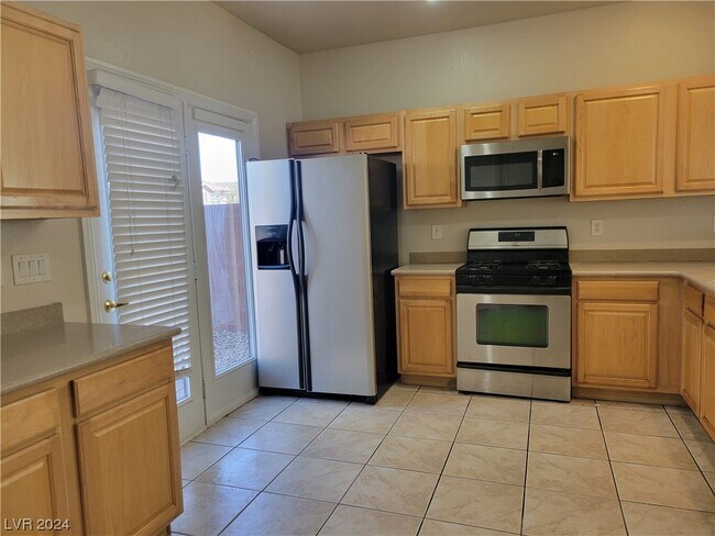 Building Photo - 8458 Pico Rivera Ave