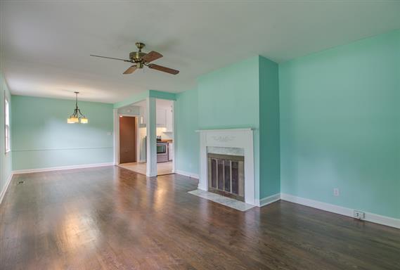 Foto del edificio - 520 Barrywood Dr