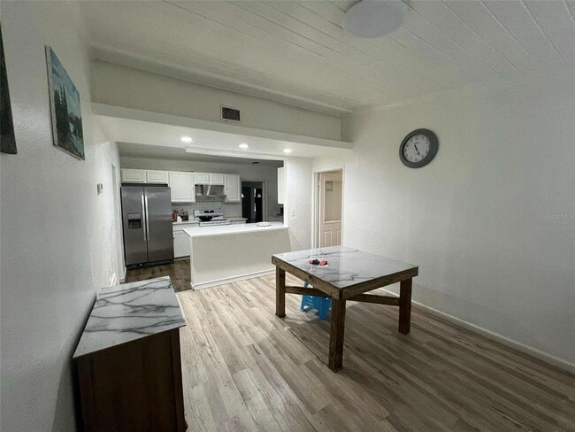Foto del edificio - 4926 Stewart Ave