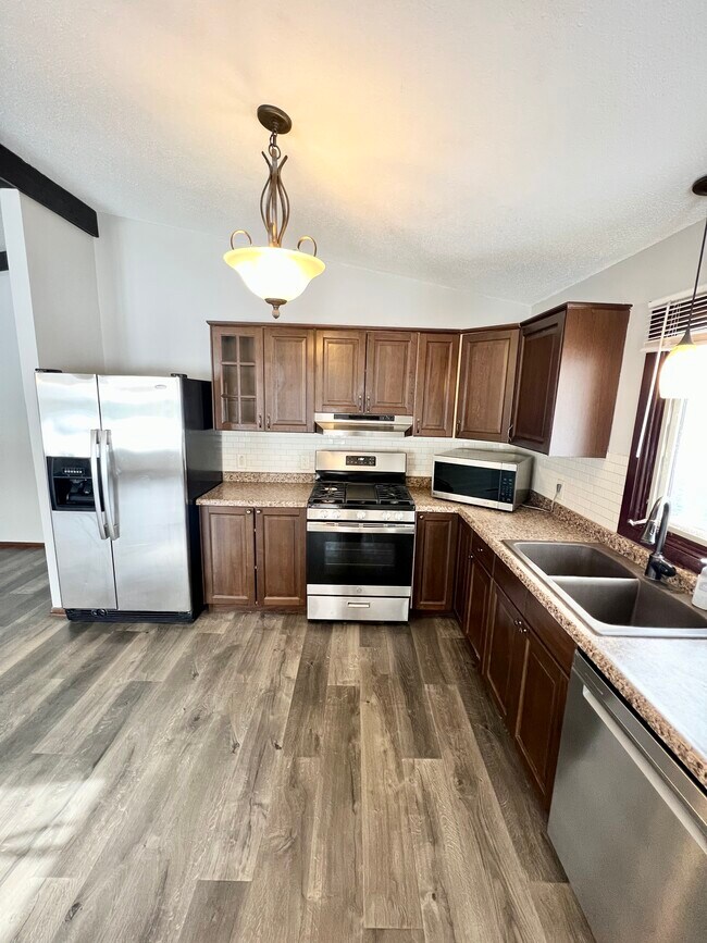 Building Photo - 5765 Washington St NE