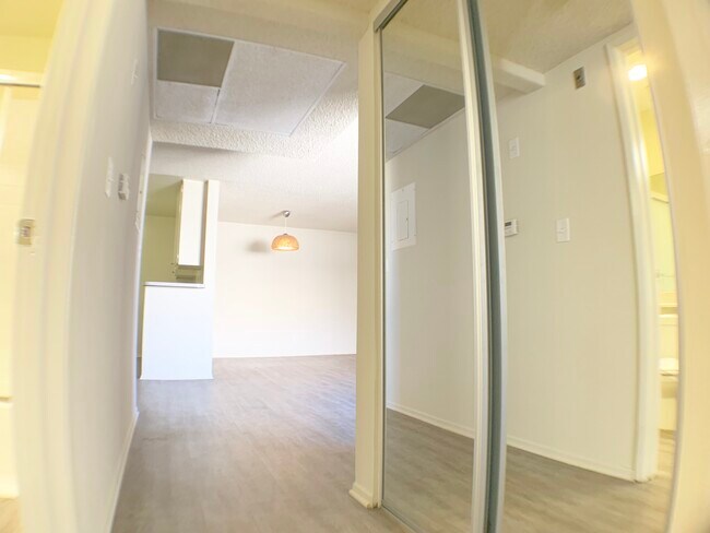 Foto del edificio - 3747 Glendon Ave