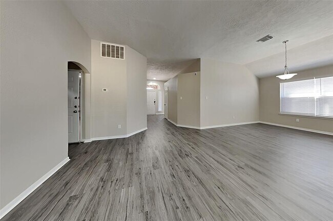 Building Photo - 3414 Meadowlark Ln