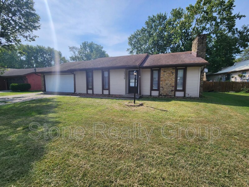 Primary Photo - 2329 E Glenview Dr