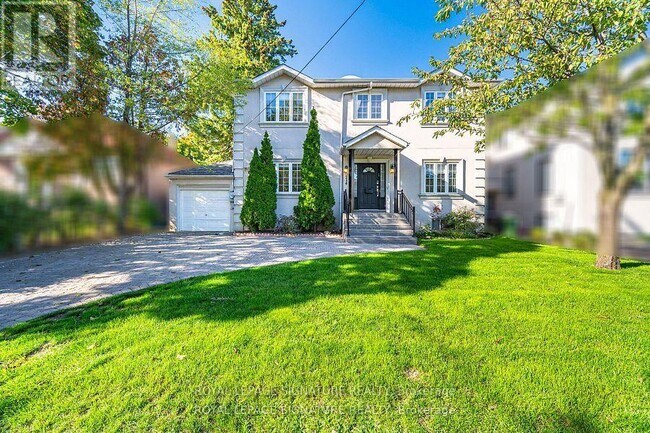 Building Photo - 114 Fairholme Ave