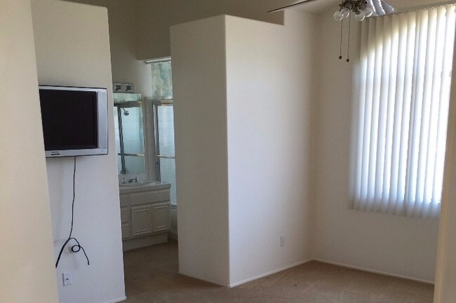 Building Photo - 5544 Renaissance Ave