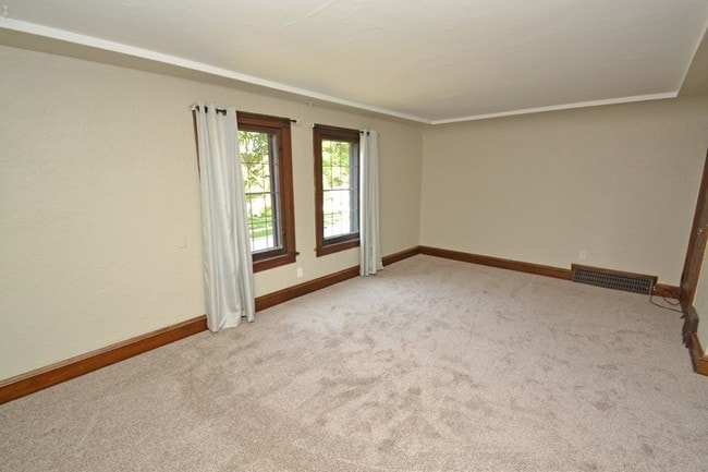 Living Room - 2650 N Lefeber Ave