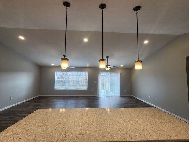 Foto del edificio - Explore this beautiful home and secure your place in a quiet, family-friendly area that offers th...