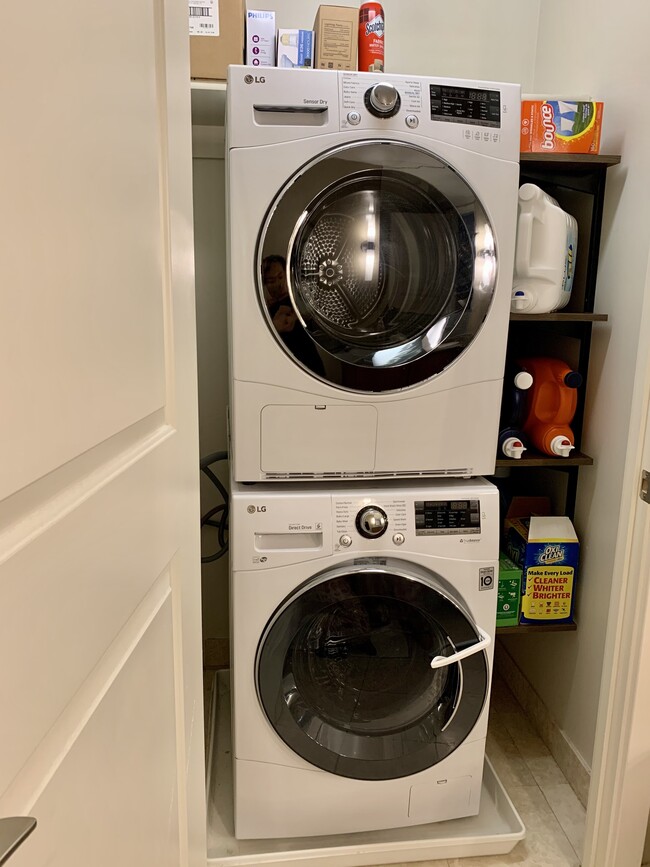 Washer/dryer and storage - 1025 1st St SE