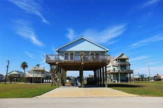 Building Photo - 131 Pieces of 8