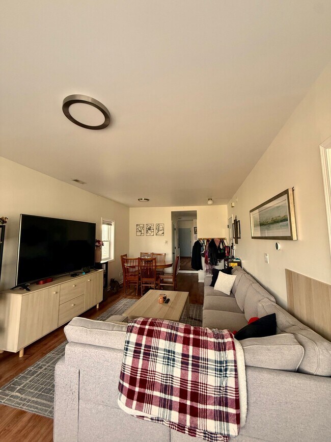 Foto del edificio - 2958 S Throop St