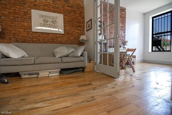 Foto principal - 1323 Bedford Ave