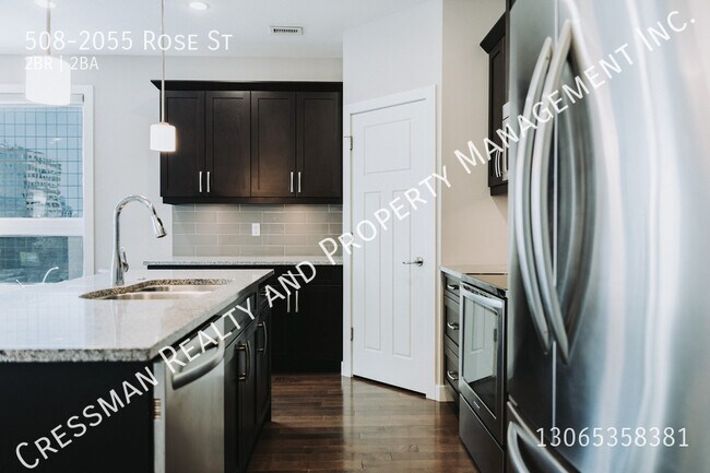 Photo du bâtiment - 2 Bedroom 2 Bath Downtown Upscale Apartment, with parking