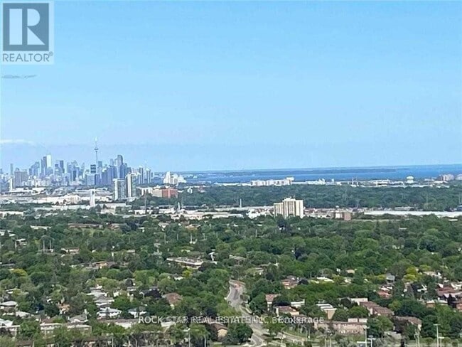 Photo du bâtiment - 80 Absolute Ave