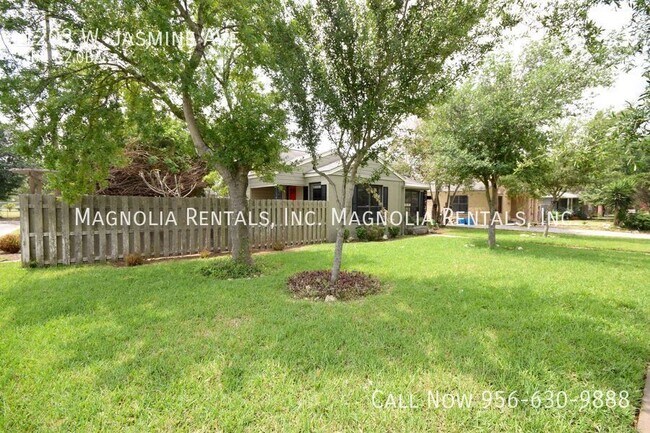 Building Photo - 1203 Jasmine Ave W