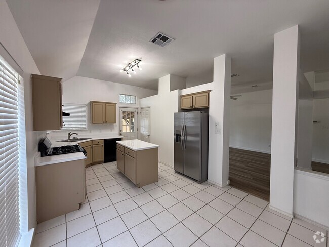 Building Photo - 1608 Parkwood Dr
