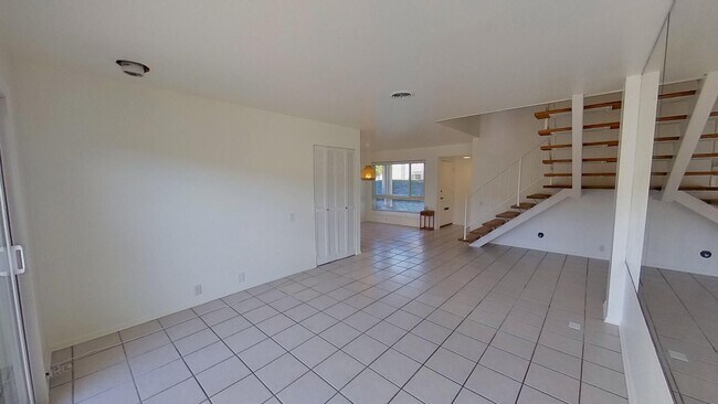 Building Photo - Coming soon! Renovated 3 Bedroom, 2.5 Bath...