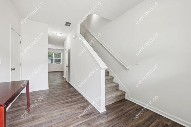 Building Photo - 3294 Tarian Way