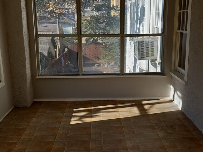 Foto del edificio - 4826 Jarboe St