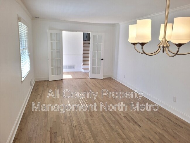 Building Photo - 180 Crestwood Ct