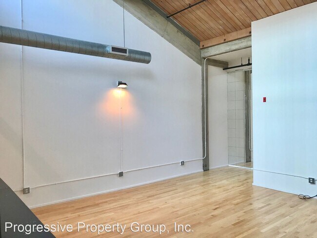 Building Photo - 2 br, 1 bath House - 245 5th Street, #313