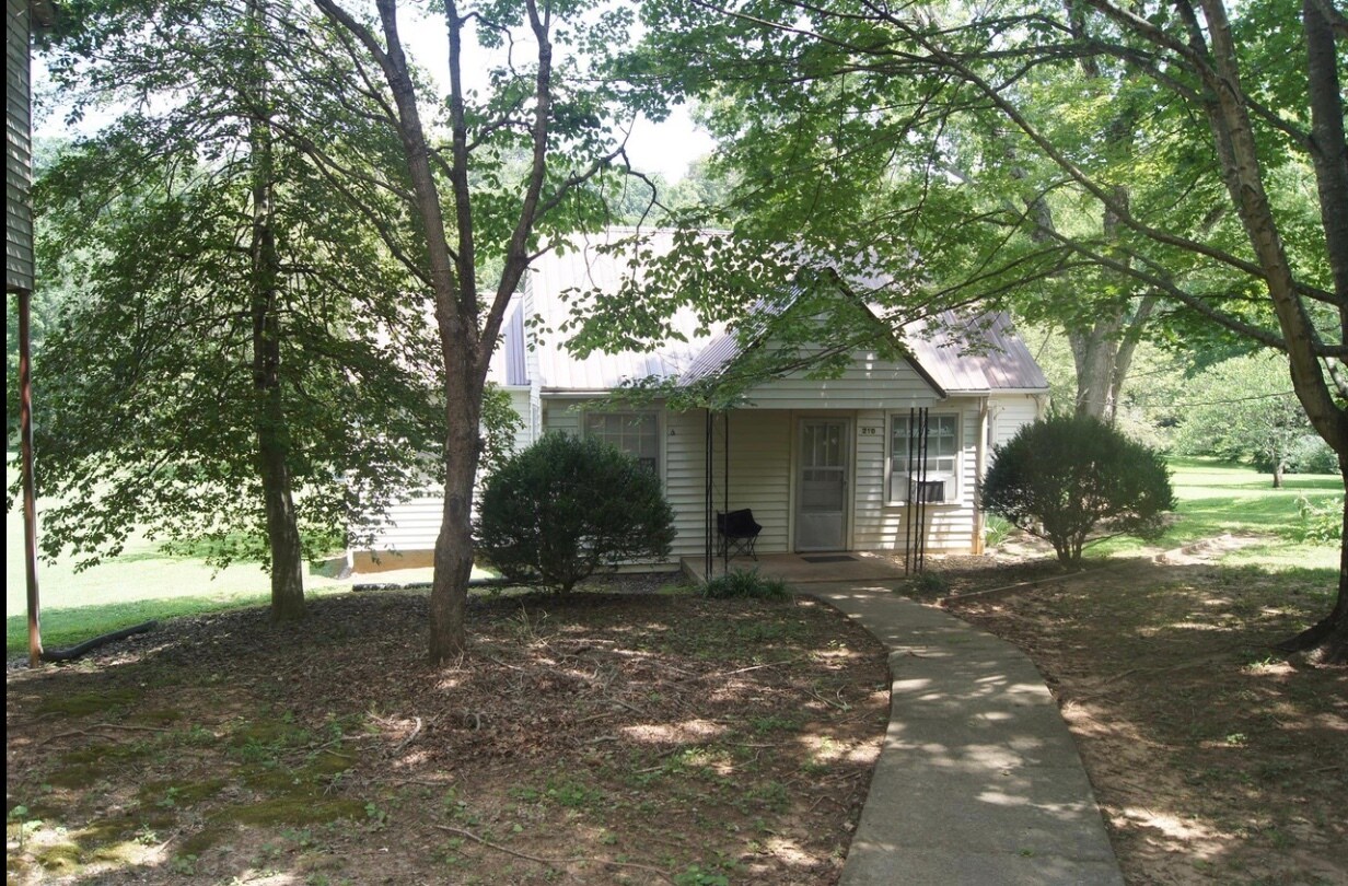Primary Photo - 210 Westwood Dr
