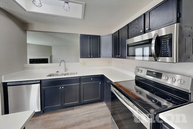 Foto del edificio - 5753 N Jamestown Dr