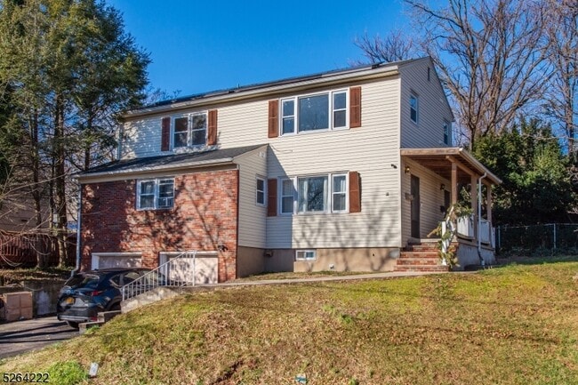Building Photo - 18 Pilgrim Ct