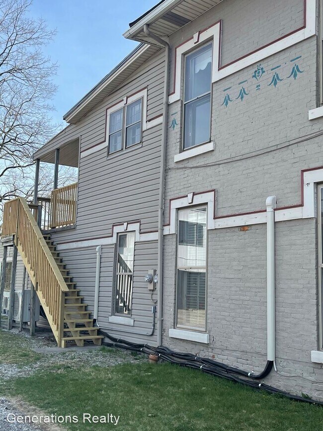 Building Photo - 2 br, 1 bath House - 288 1/2 E. Church Street