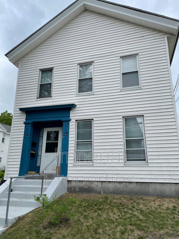 17 Hanover St Unit A, Concord, NH 03301 Condo for Rent in Concord, NH