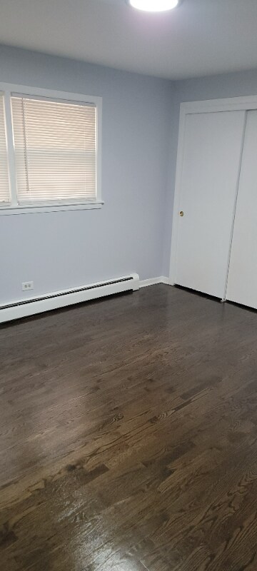 Building Photo - 5841 W Touhy Ave