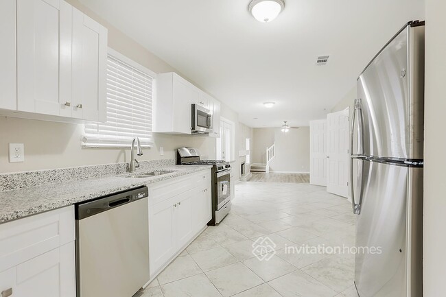 Building Photo - 3207 Clifton Farm Dr