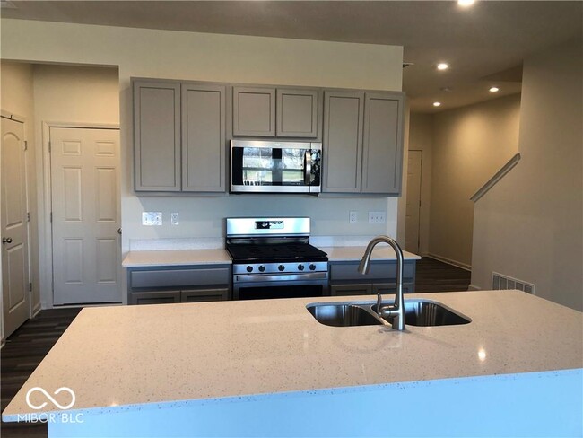 Foto del edificio - 14326 Ludwell Ct