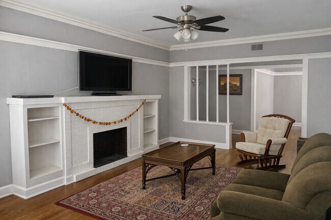 Foto del edificio - 6656 N Newgard Ave