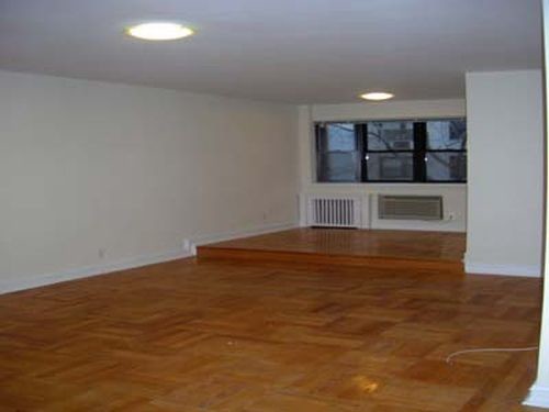 Primary Photo - 234 W 46th St