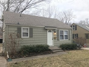 Building Photo - 8146 Belleview Ave