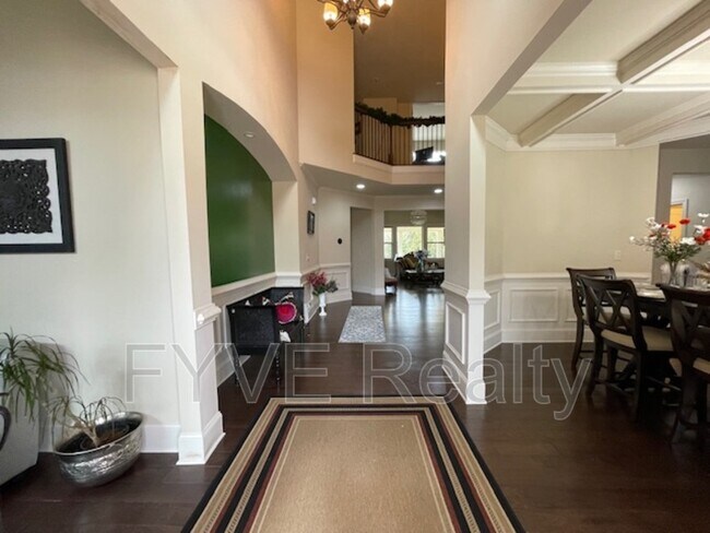 Foto del edificio - 6615 Tulip Garden Way