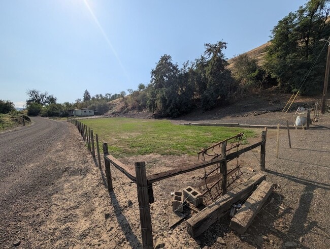 Building Photo - Spacious Horse Property on Thunderhill Roa...
